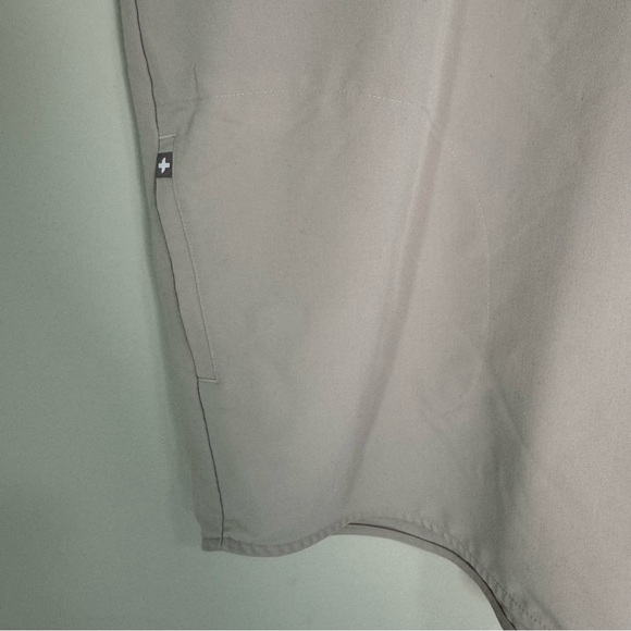 FIGS Rafaela Oversized Scrub Top - Picture 2 of 6